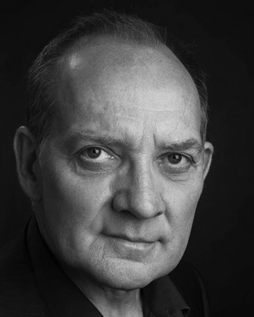 Zach Grenier Headshot